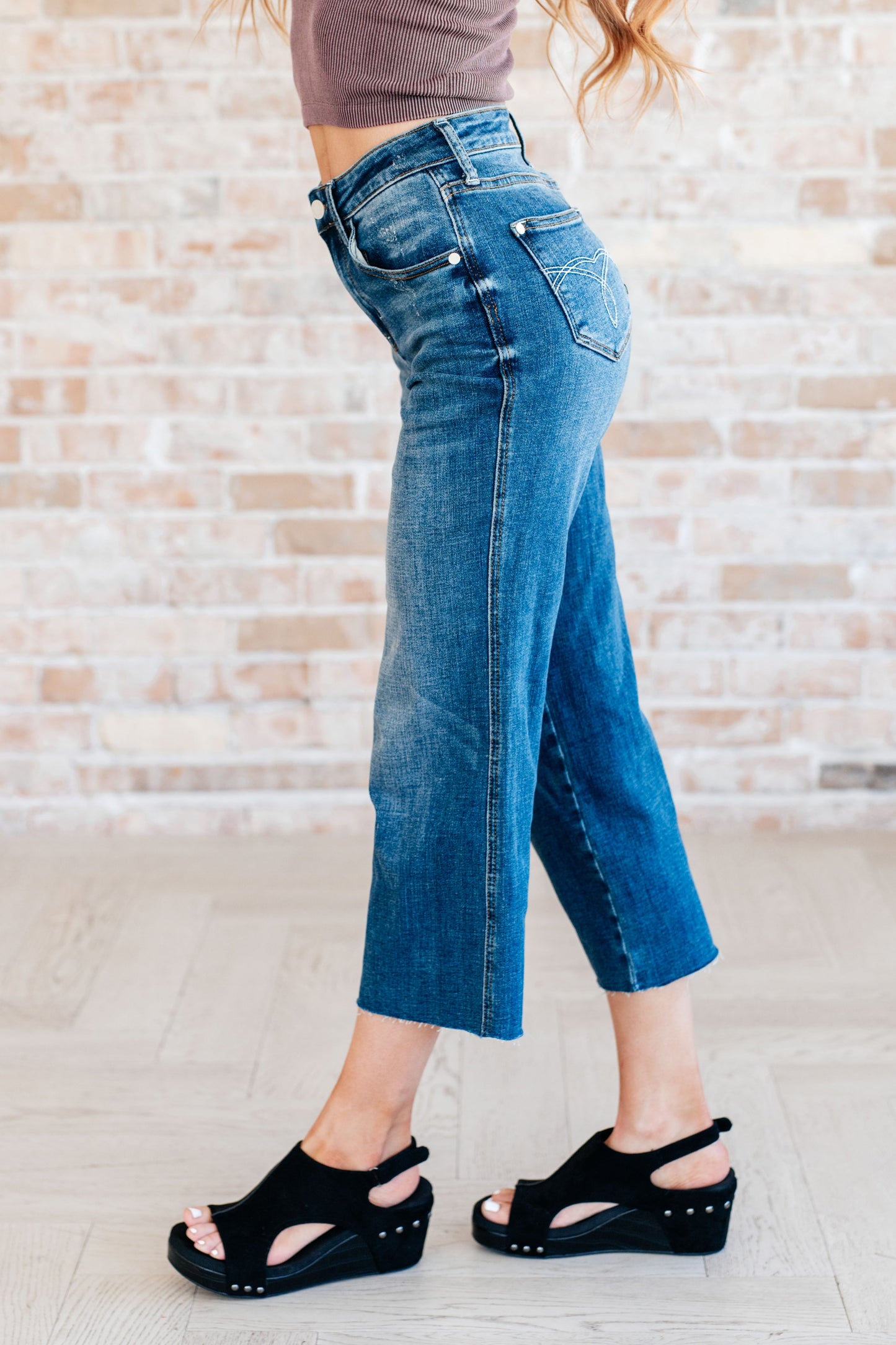 Hayes High Rise Wide Leg Crop Jeans - Southern Divas Boutique