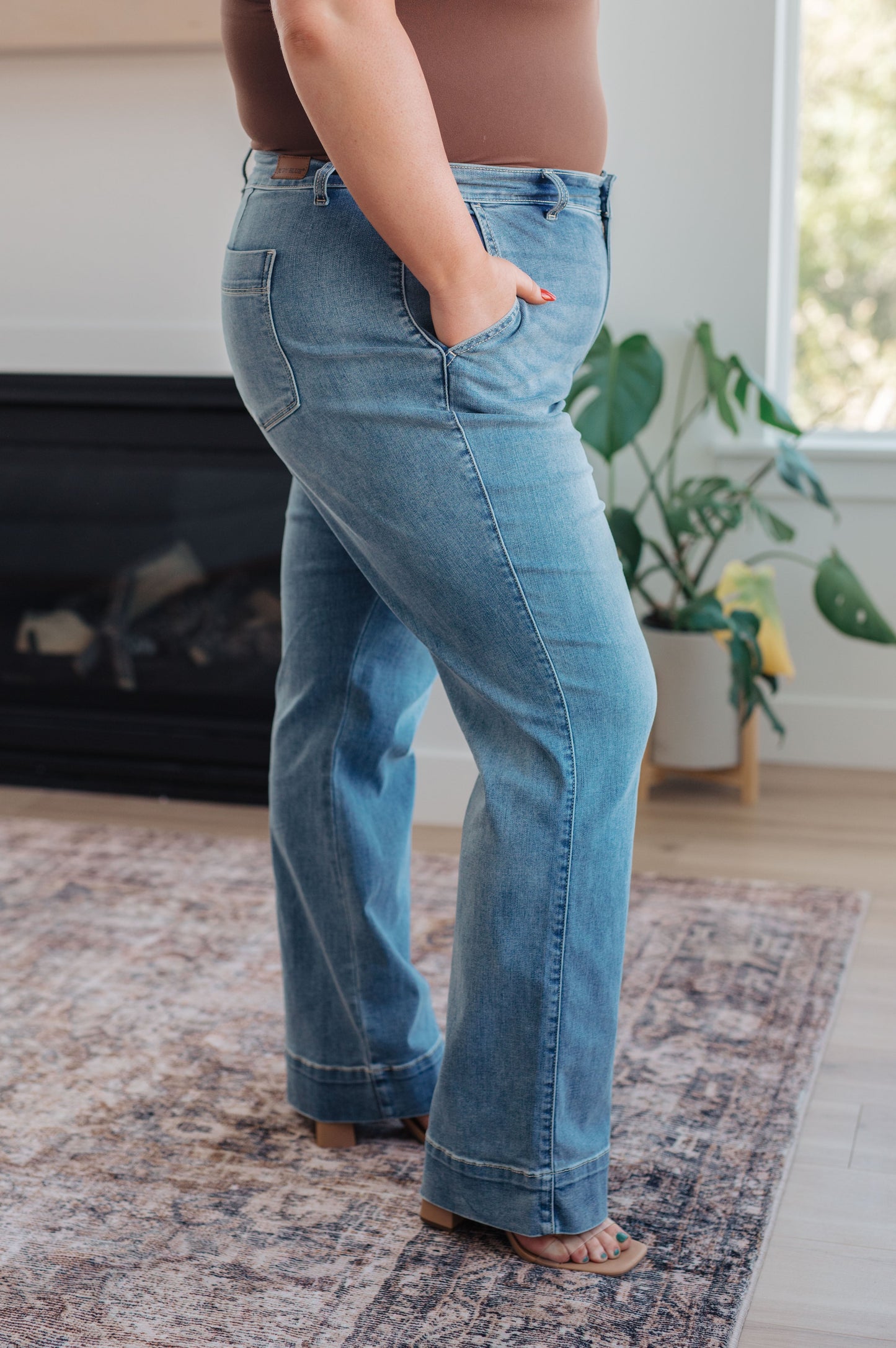 Mindy Mid Rise Wide Leg Jeans - Southern Divas Boutique
