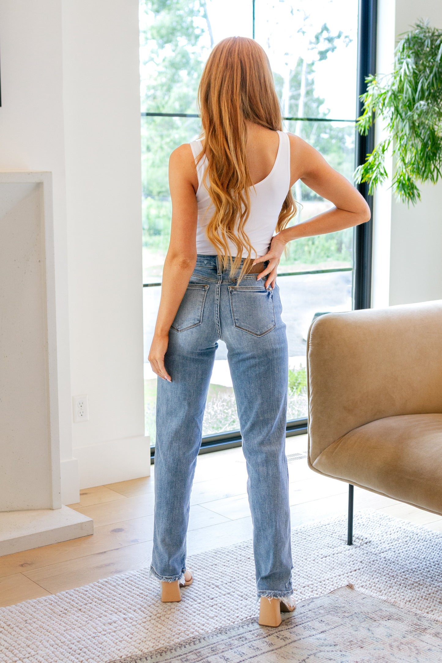 Quinn Mid Rise Jeans - Southern Divas Boutique