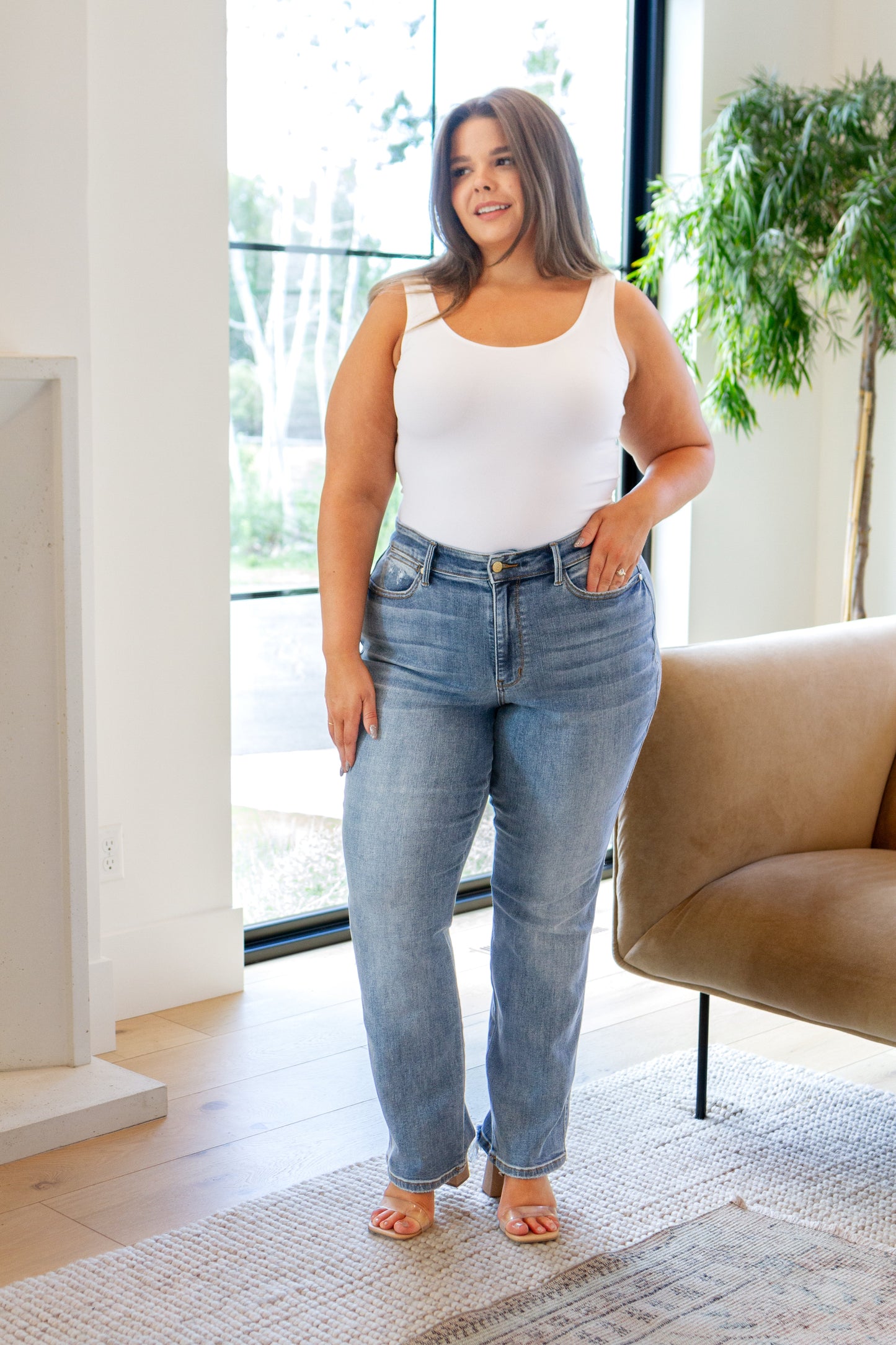 Quinn Mid Rise Jeans - Southern Divas Boutique